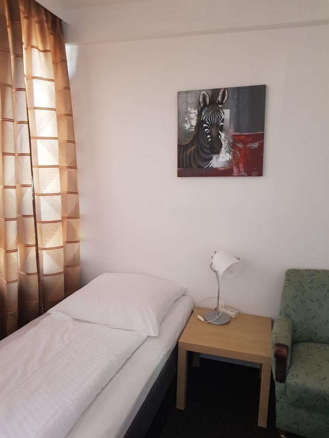 Hotel Wandsbek Гамбург Экстерьер фото